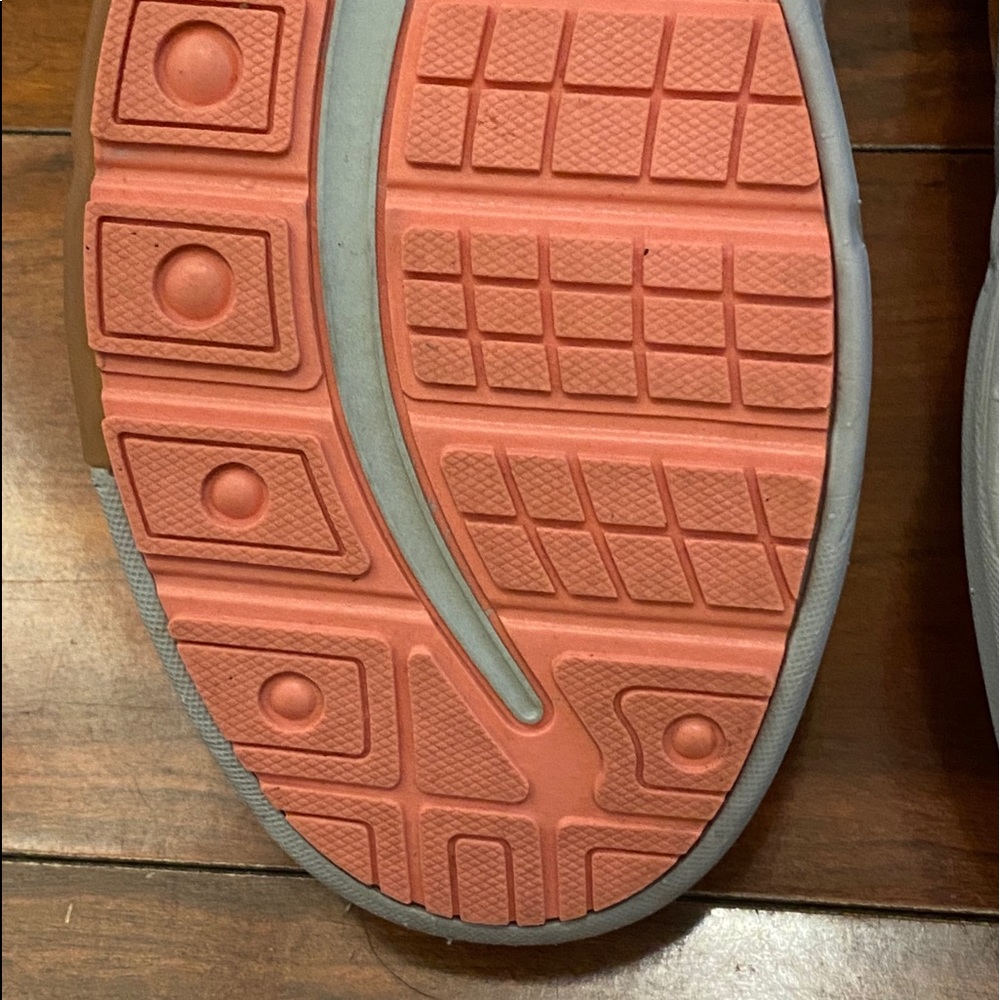Gravity Defyer Shoes - Picture 10 of 16